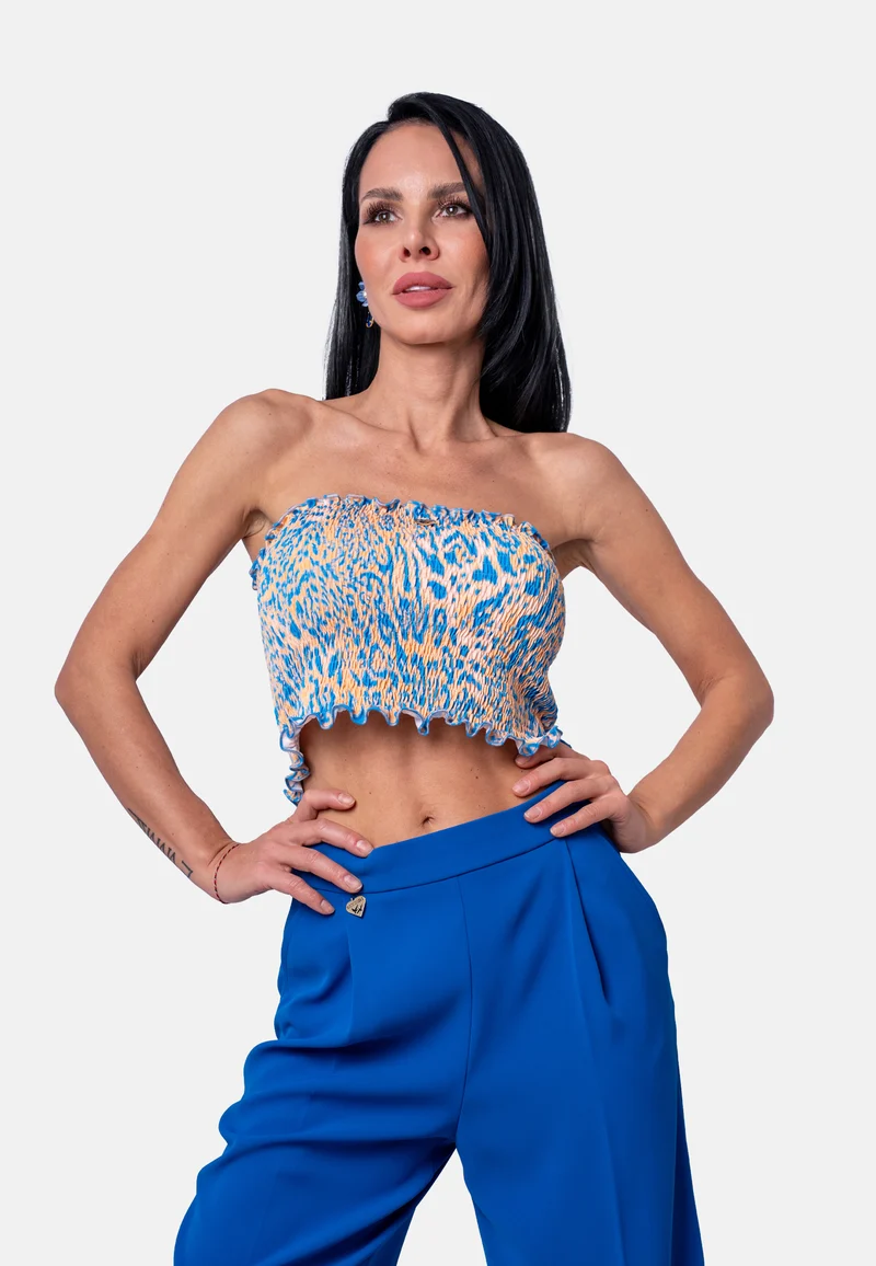 Trägerloses Crop-Top mit geraffter Struktur im Animalprint in Blau-Beige | Birds of Wild Grace by Birds of Love