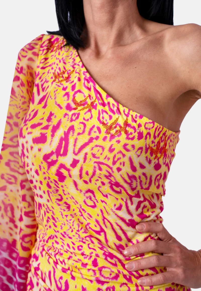 Asymmetrisches One-Shoulder-Kleid mit Statement-Ärmel im Animalprint in Gelb-Pink | Birds of Wild Grace by Birds of Love