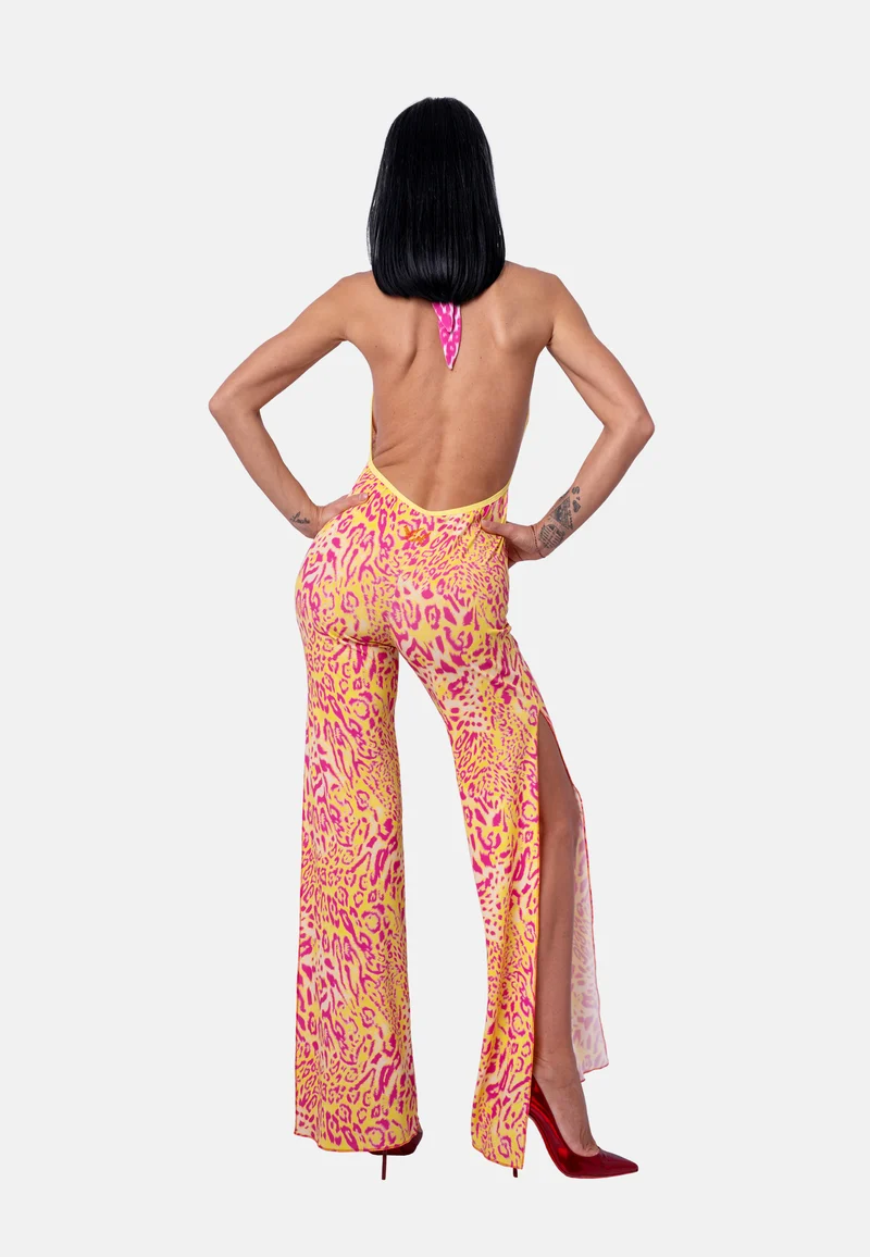 Figurbetonter Neckholder-Jumpsuit mit Animalprint in Gelb-Pink | Birds of Wild Grace by Birds of Love