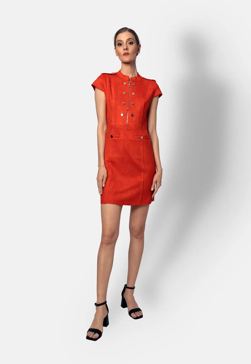 Terrakottafarbenes Minikleid aus veganem Ökoleder