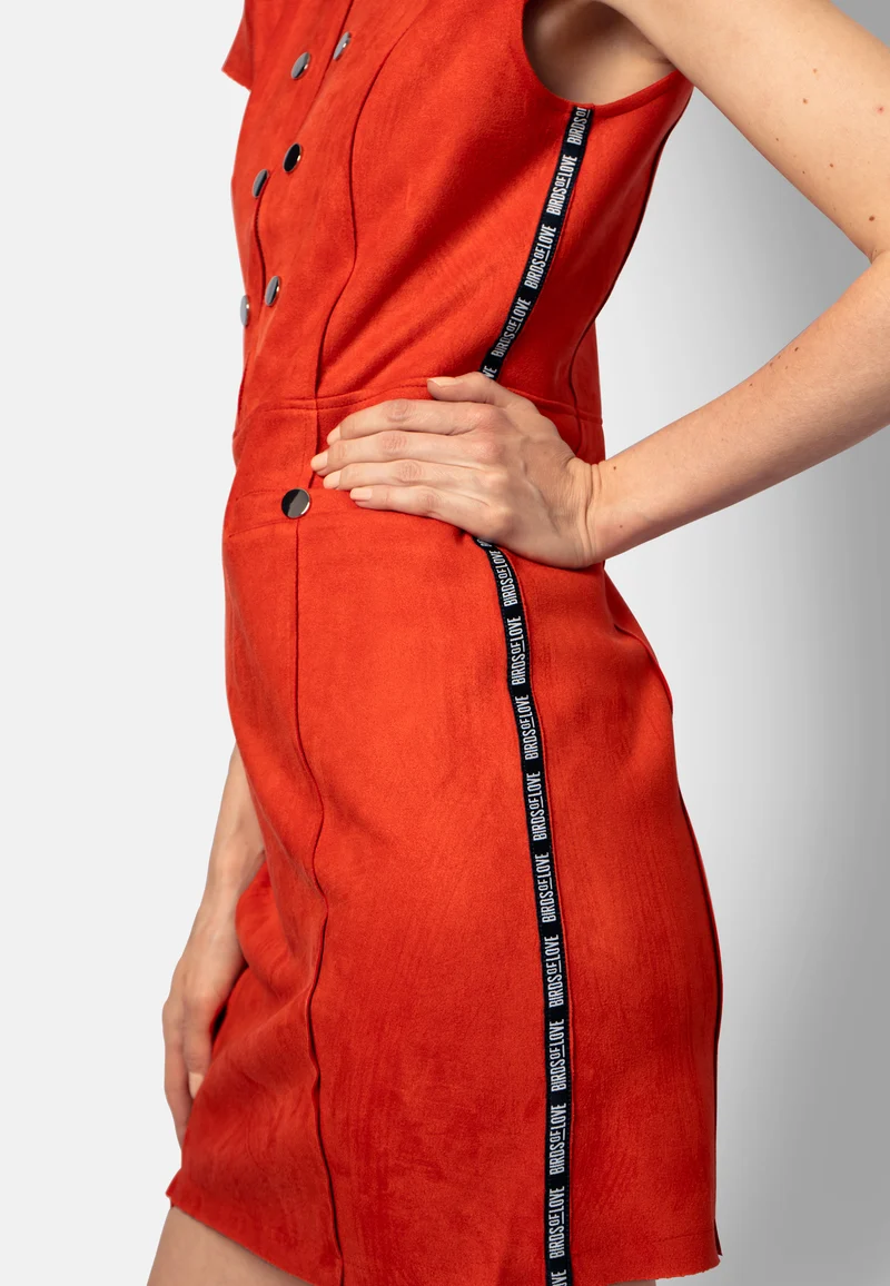 Terrakottafarbenes Minikleid aus veganem Ökoleder