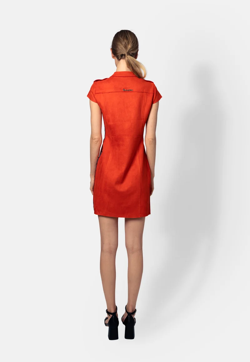 Terrakottafarbenes Minikleid aus veganem Ökoleder