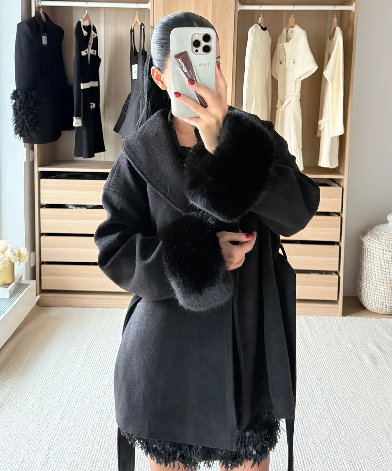 Jacke mit Felldetails Loona Schwarz