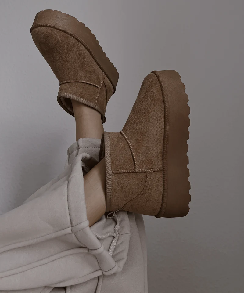 Gefütterte Plateau Boots Nina Camel