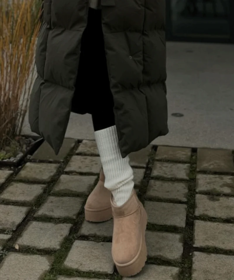 Gefütterte Plateau Boots Nina Camel