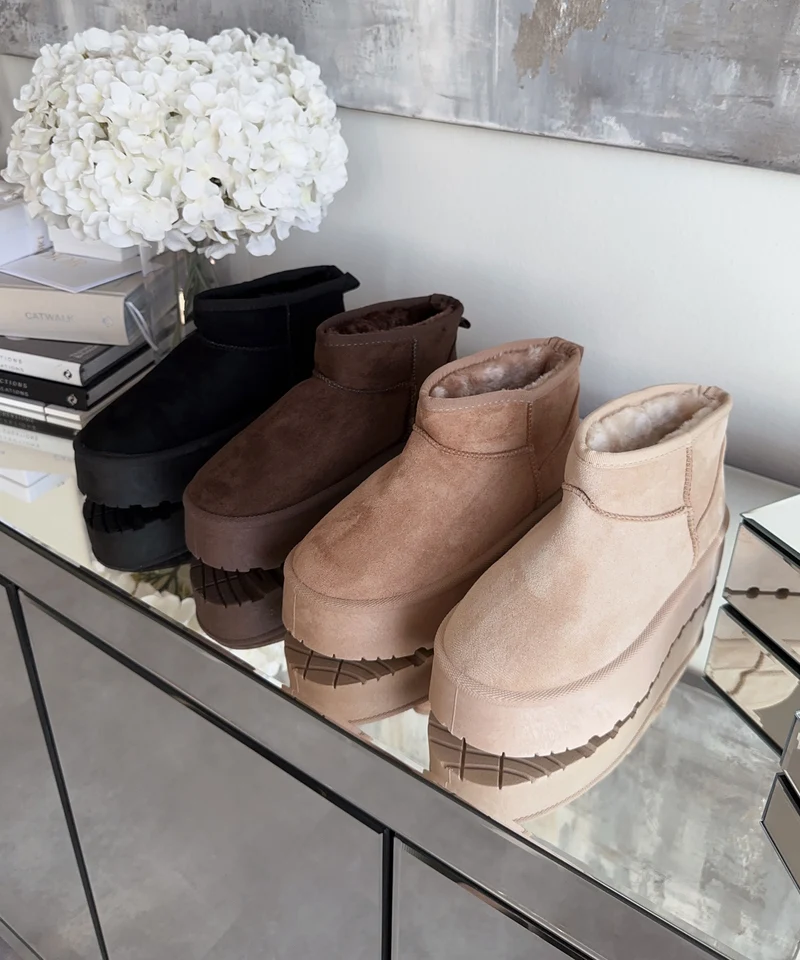 Gefütterte Plateau Boots Nina Camel