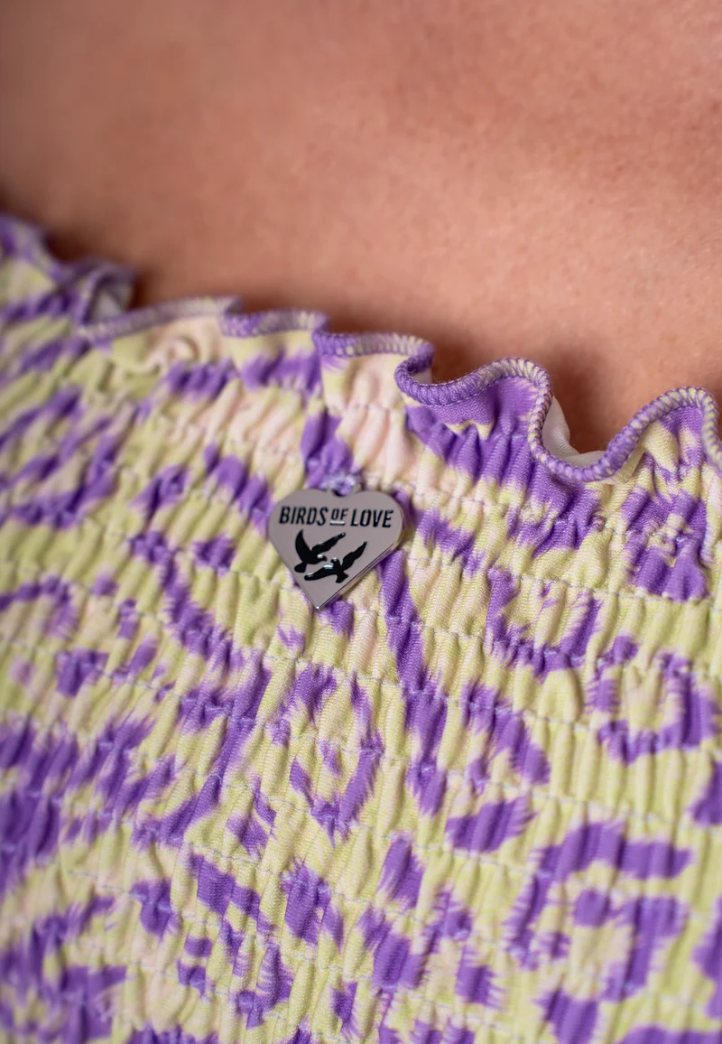 Schulterfreies Smock-Top im Animalprint in Flieder-Beige | Birds of Wild Grace by Birds of Love