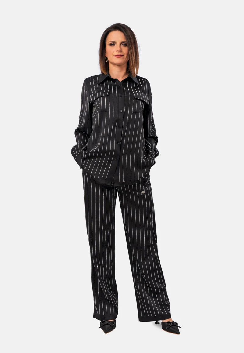 Elegantes Hemd aus Satin mit Strass-Details – Schwarz