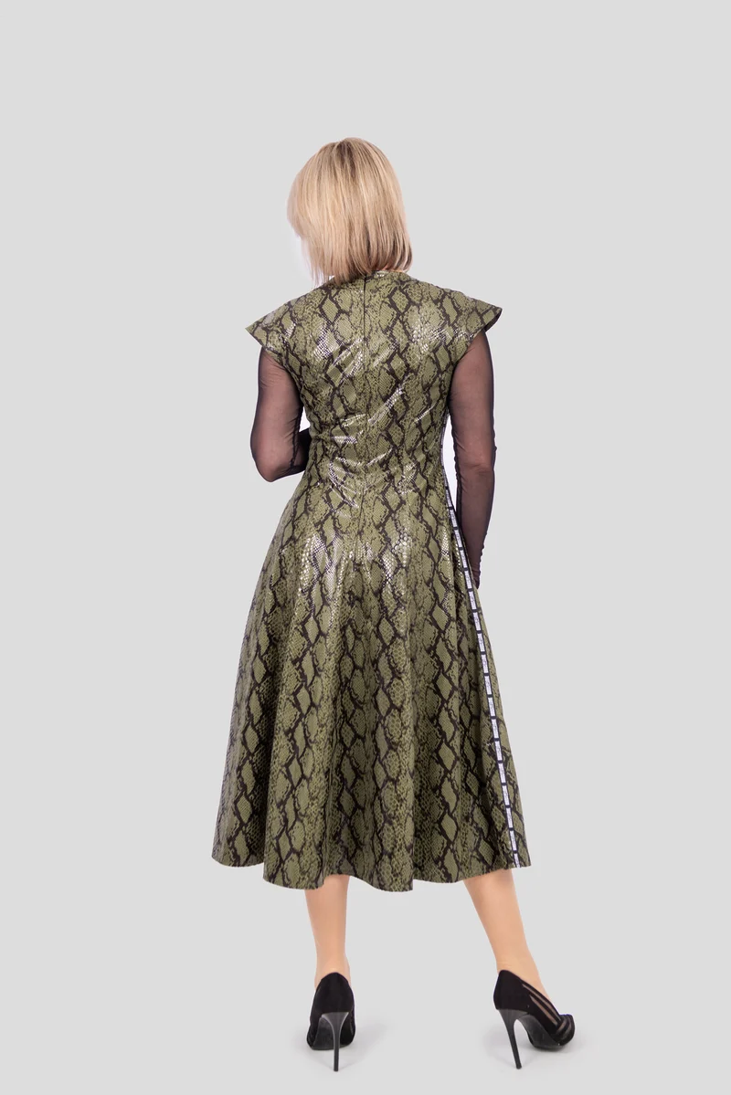 Veganleder Freizeitkleid.