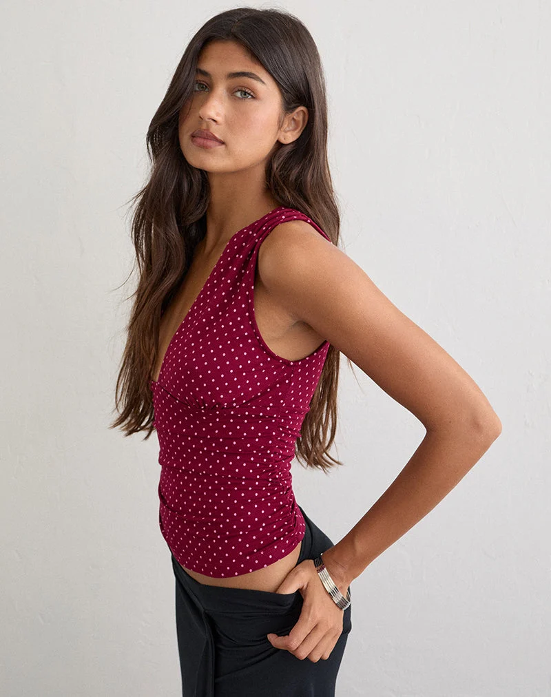 Lycia Plunge-Top in Weinrot mit rosa Mikro-Polka-Print