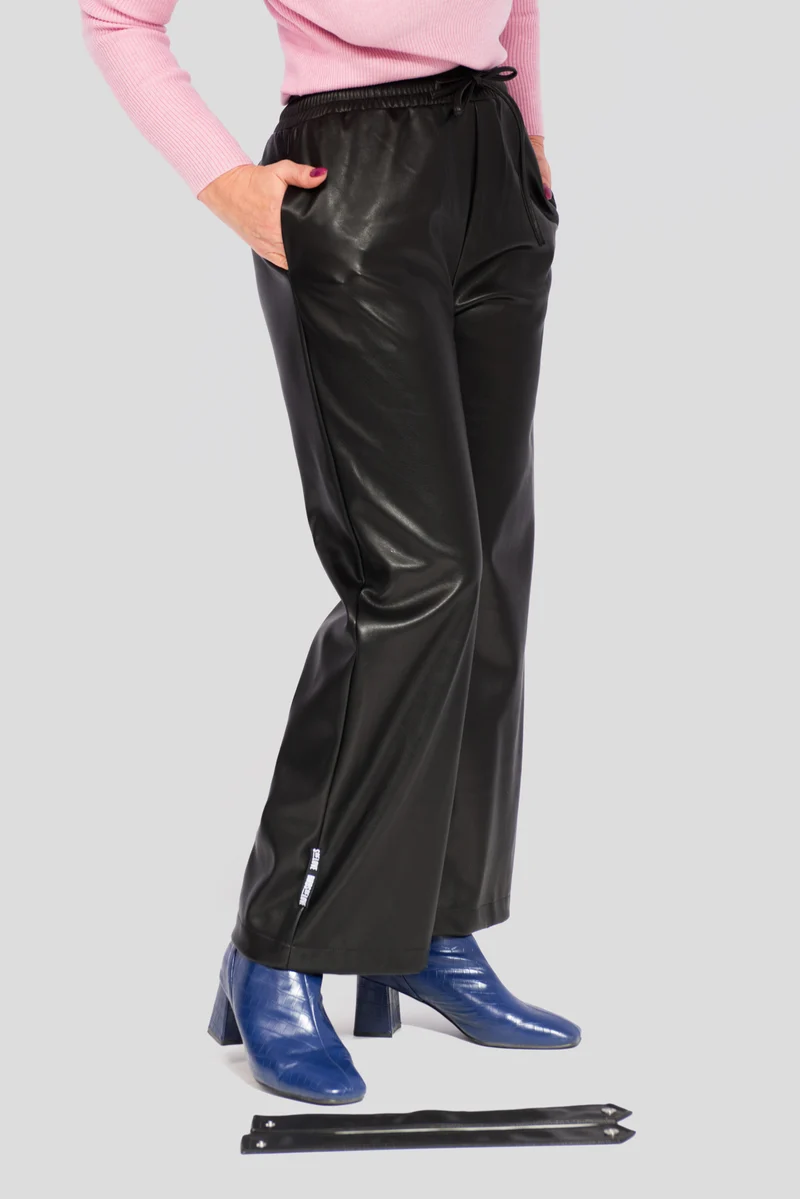 Elegante Lederimitathose mit weitem Bein & hohem Bund | Robuste Wide Leg Kunstlederhose