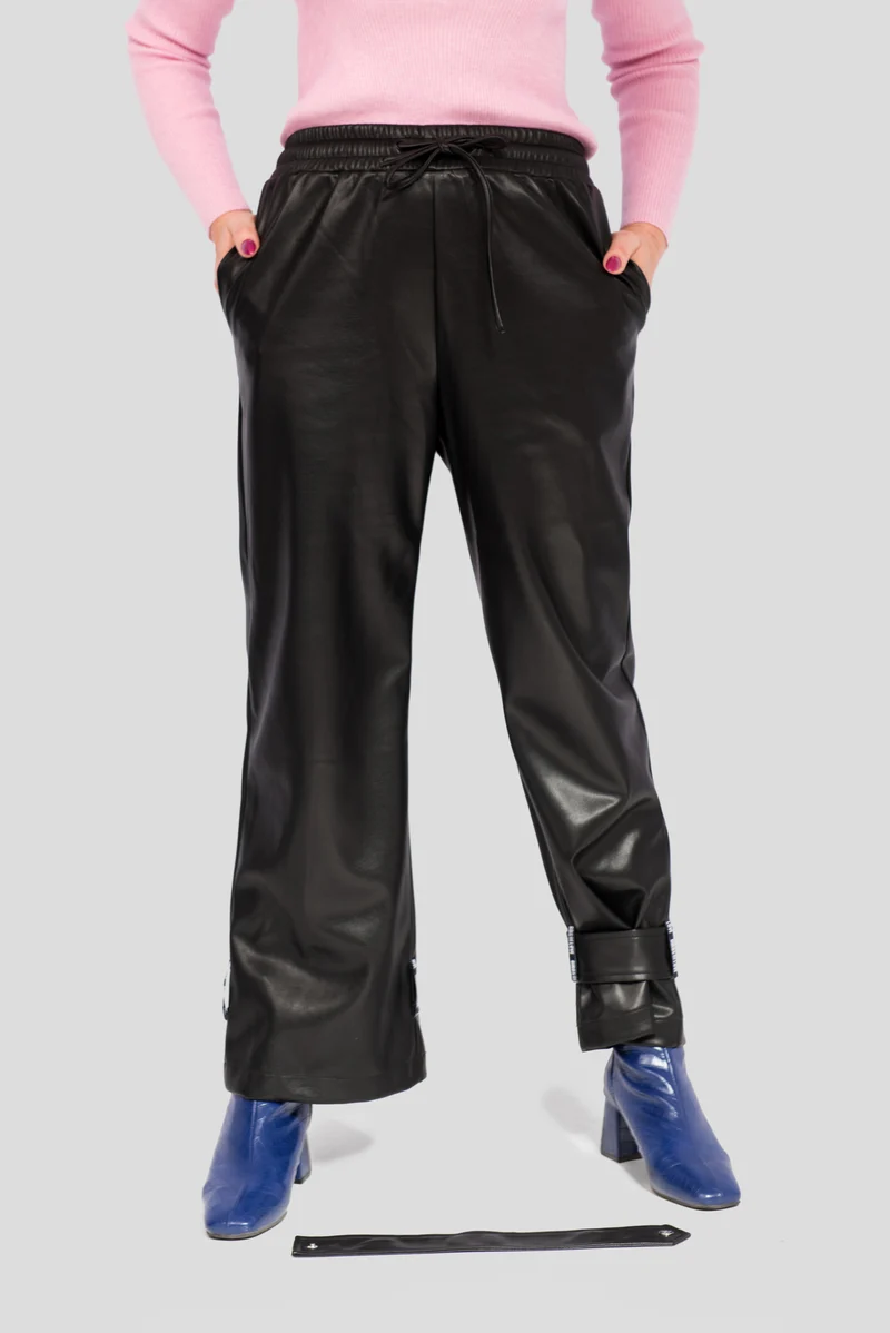 Elegante Lederimitathose mit weitem Bein & hohem Bund | Robuste Wide Leg Kunstlederhose