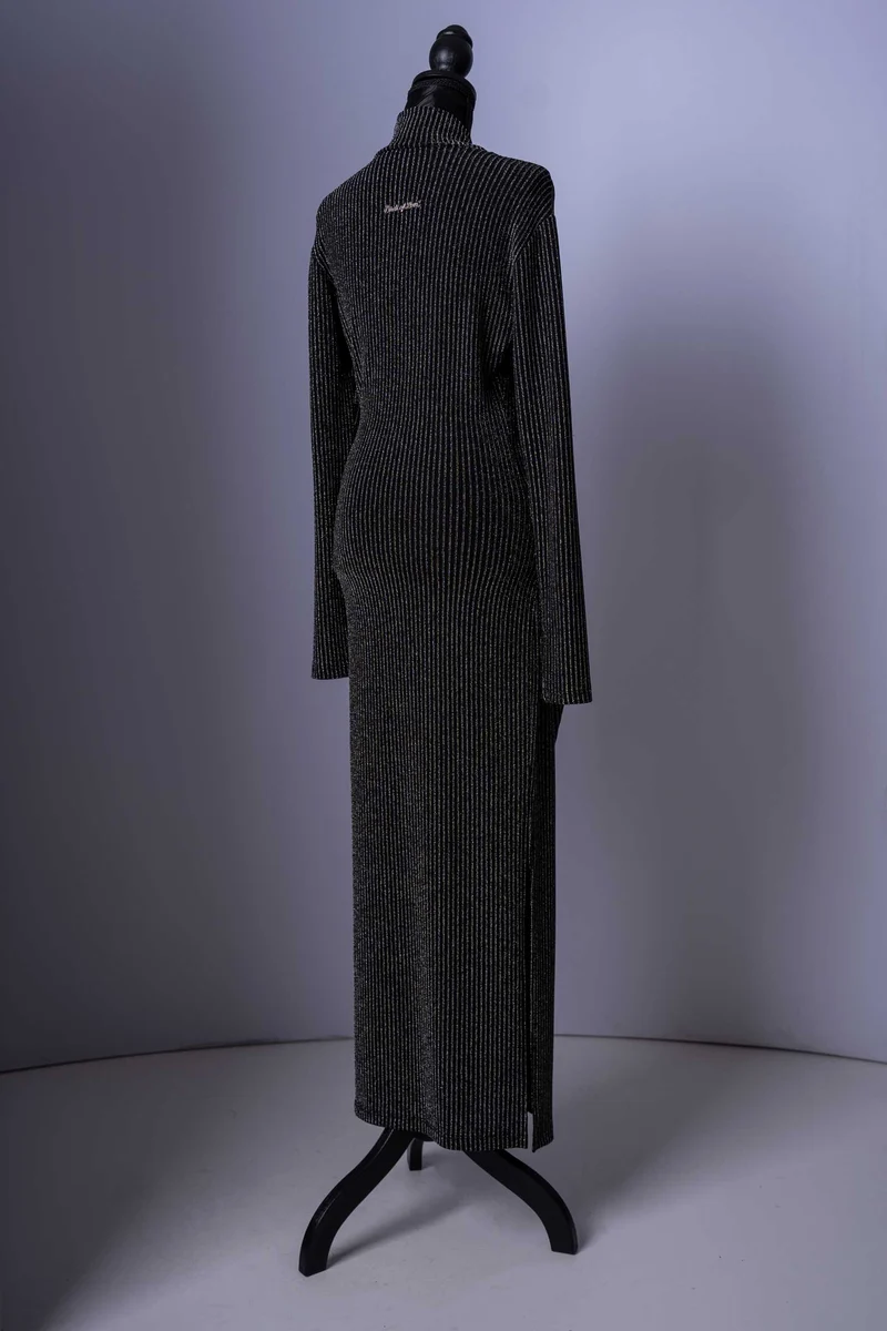 Rollkragen-Strickkleid für Damen - Elegantes Maxikleid