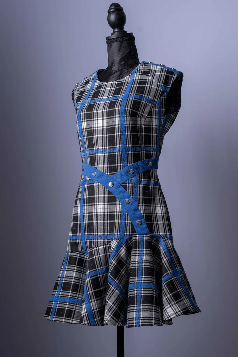 Damen-Outfit 2-Teiler | Karomuster-Kleid & Jacke | Trendige Akzente