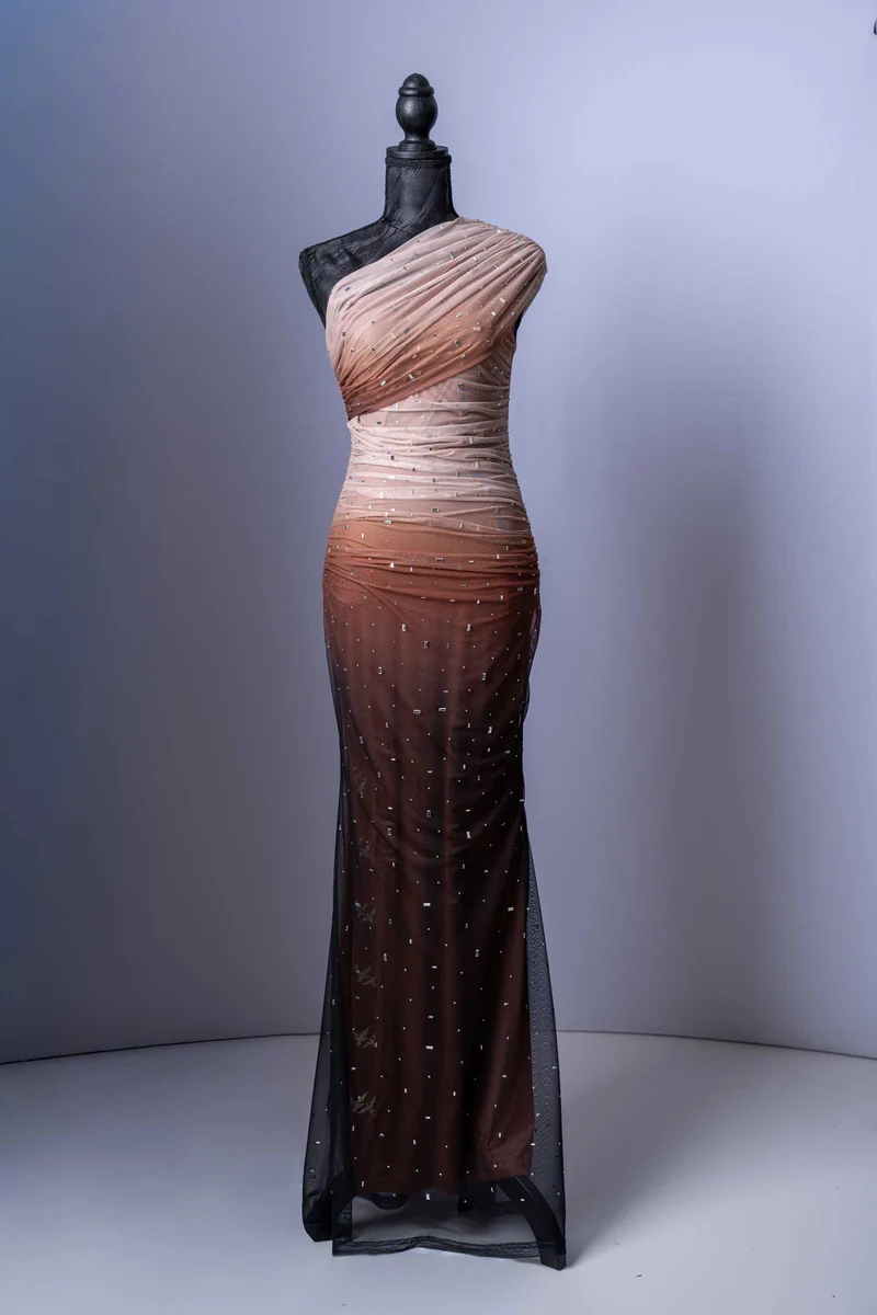 Elegantes Abendkleid | One-Shoulder-Design | Farbverlauf mit Perlenstickerei