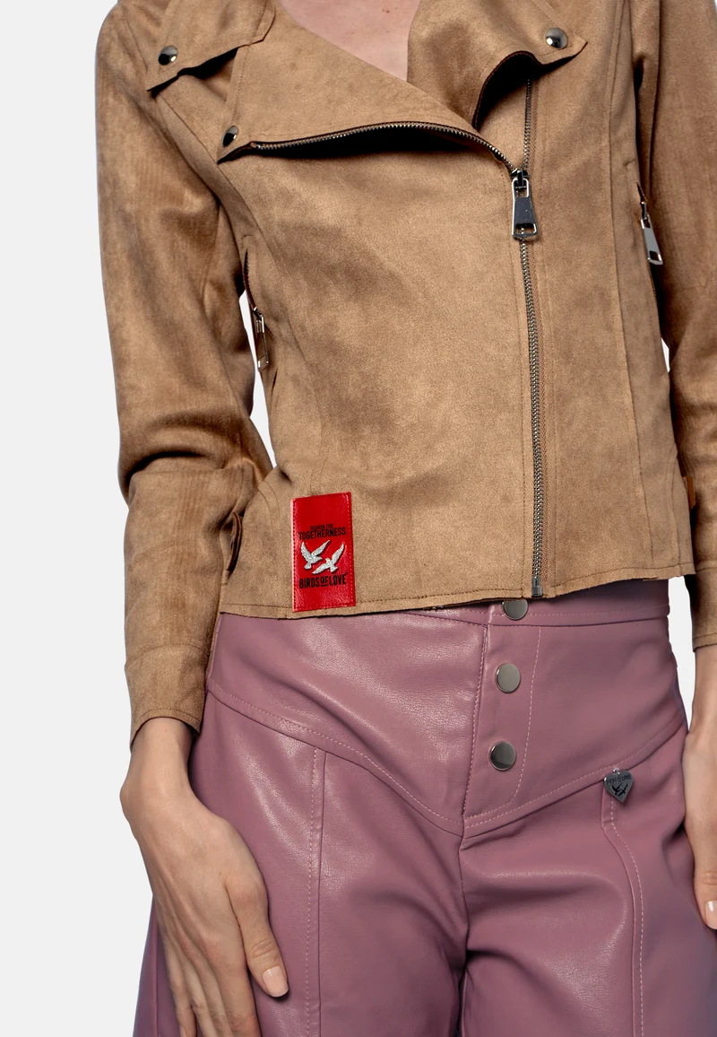 Romy – Kurzjacke aus veganem Wildleder in Mocha