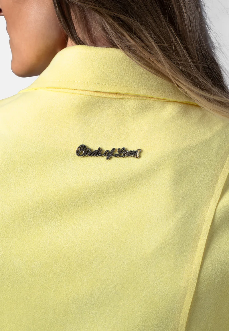 Romy – Kurzjacke aus veganem Wildleder in Sonnengelb
