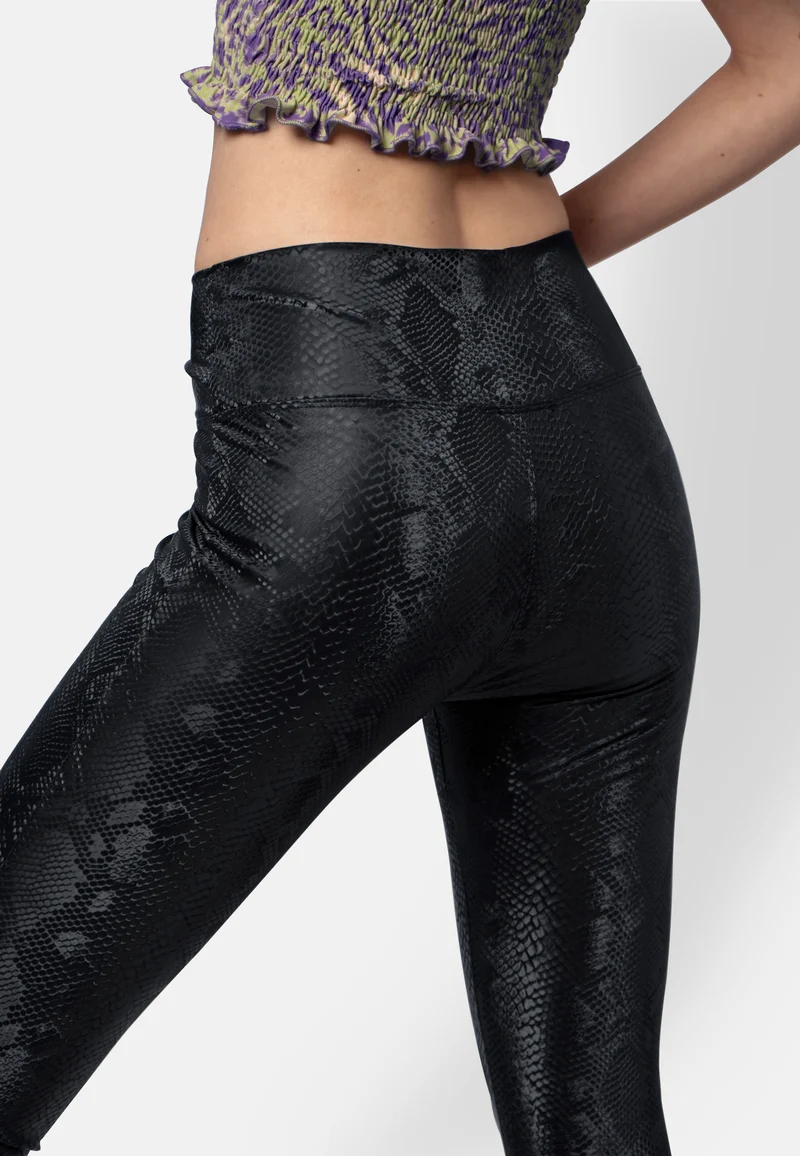 Schwarze Python-Leggings aus veganem Ökoleder