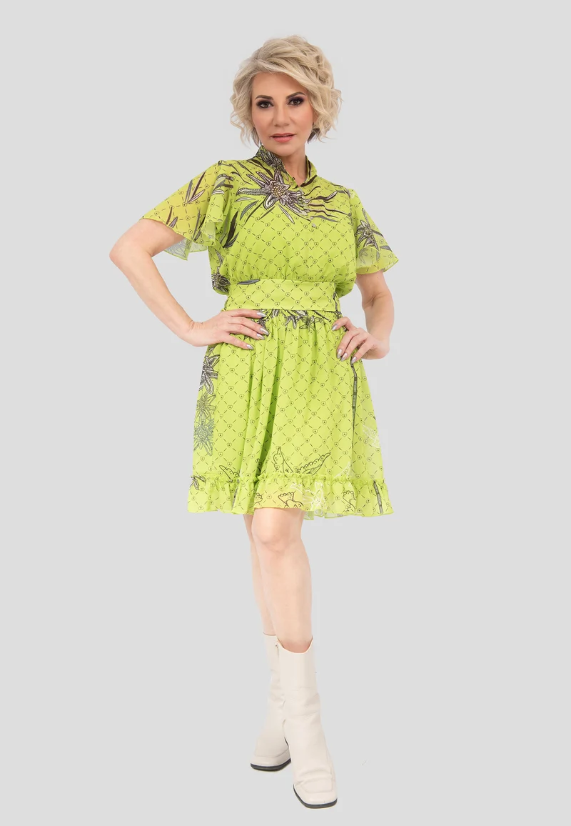 Kurzer Rock "Edelweiss" in Lime – Sommerlicher Minirock mit Blumendruck
