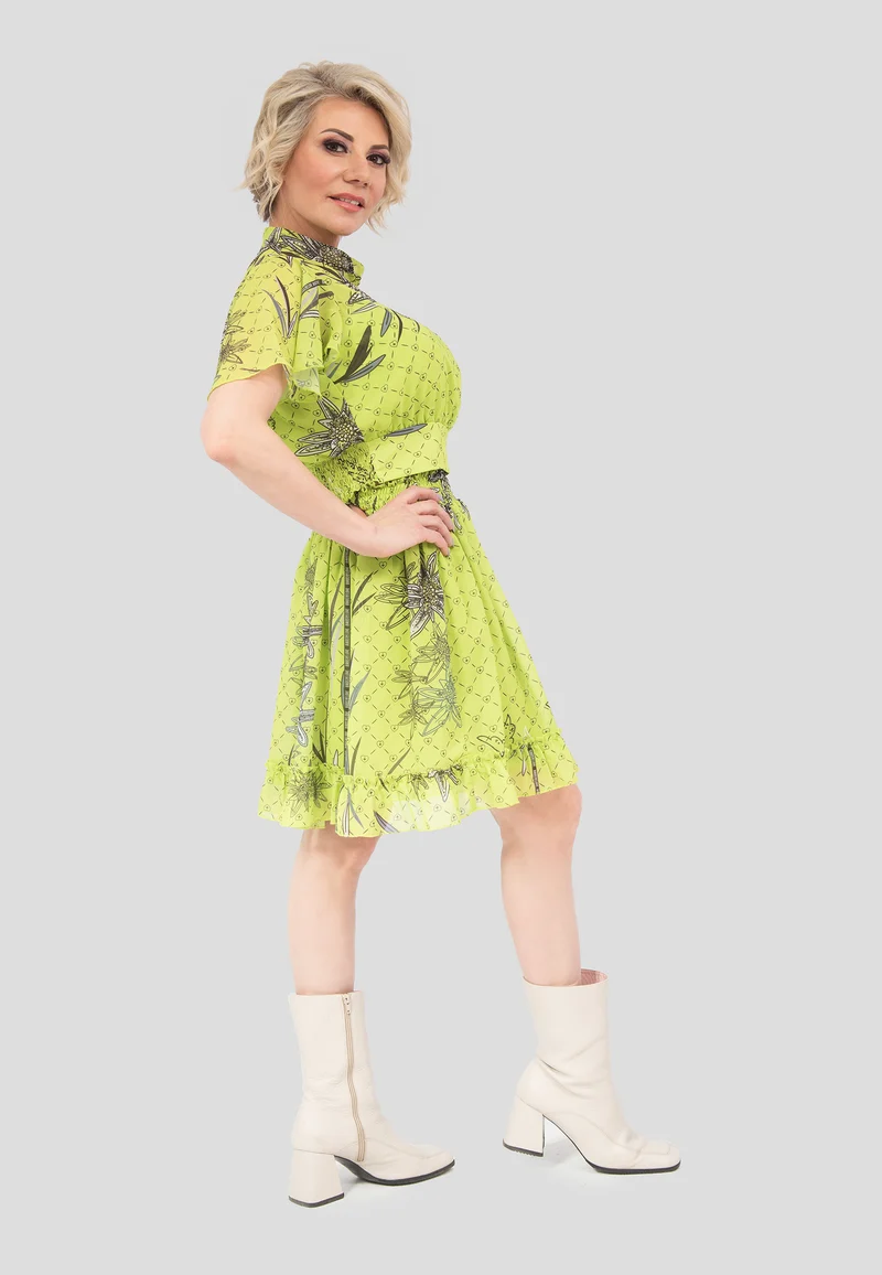 Kurzer Rock "Edelweiss" in Lime – Sommerlicher Minirock mit Blumendruck