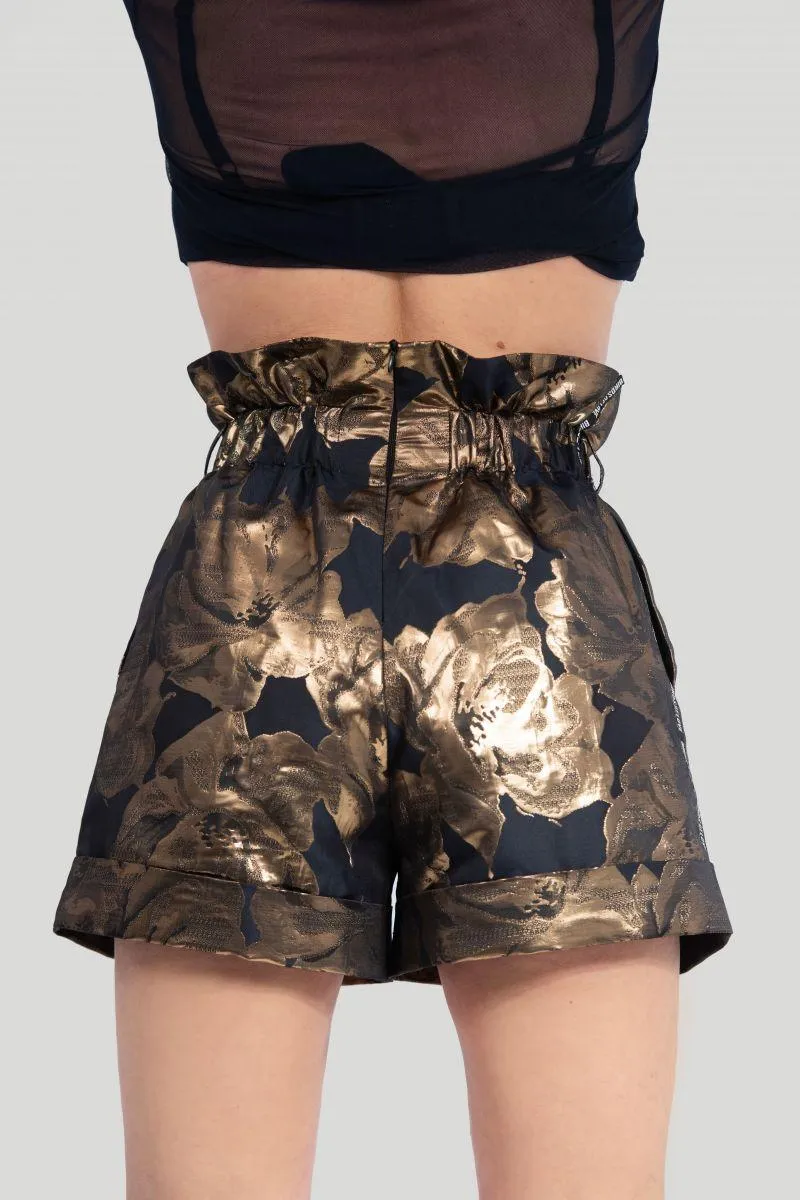 Goldene Samtshorts für Damen | Elegant & luxuriös