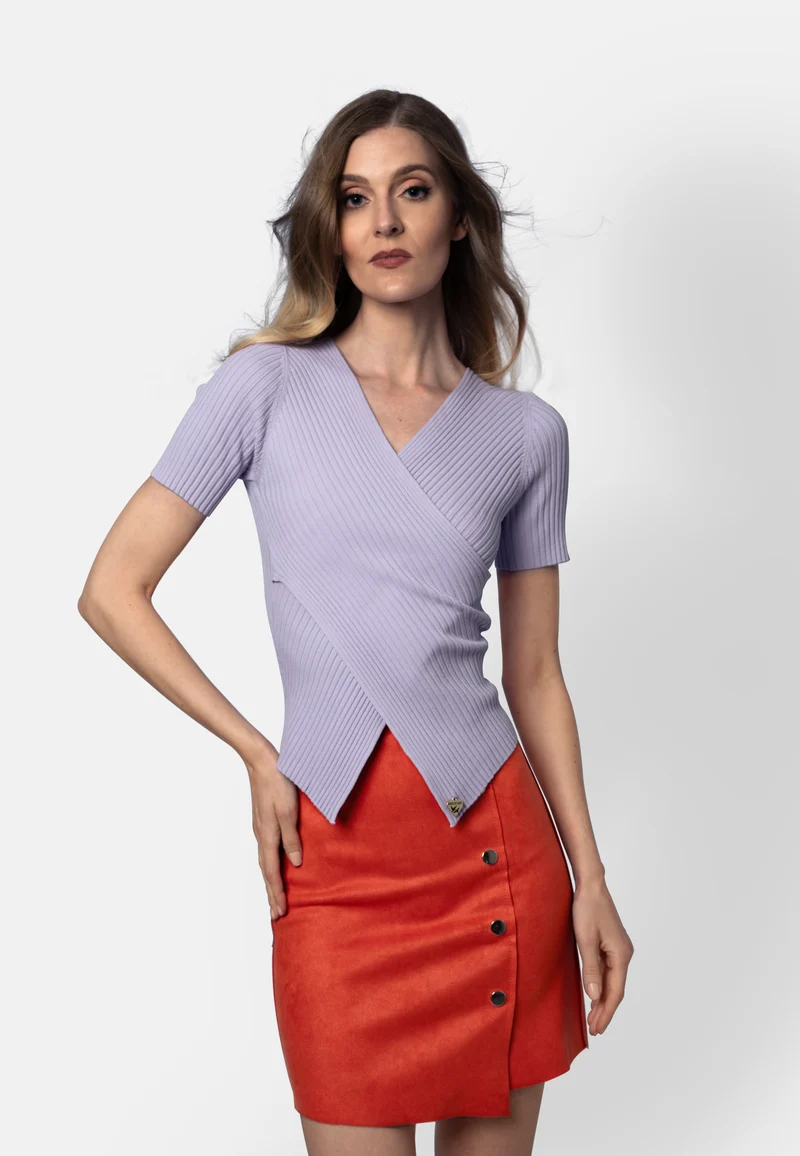 Lina – Rippstrick-Top in Lavendel mit Wickeleffekt