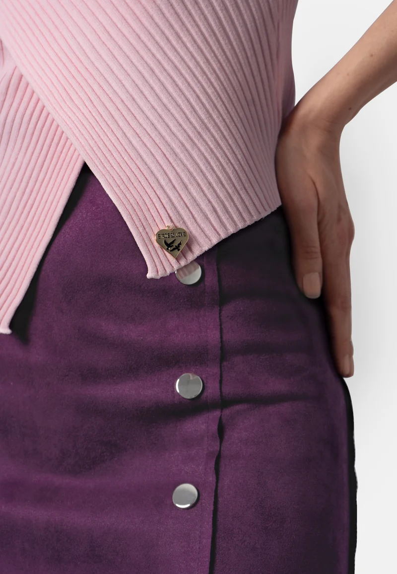 Mila – Ärmelloses Stricktop in Rosé mit Wickeleffekt