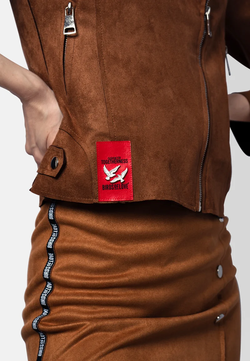 Romy – Kurzjacke aus veganem Wildleder in Kupferbraun