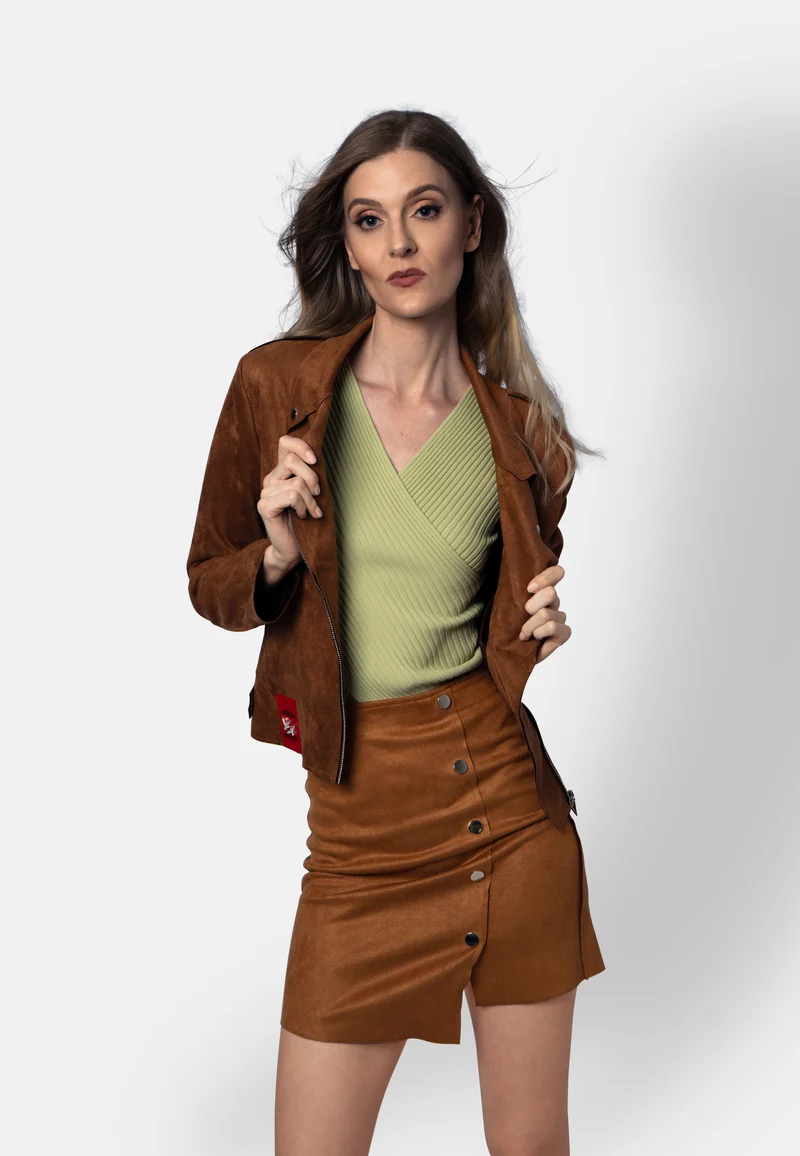 Romy – Kurzjacke aus veganem Wildleder in Kupferbraun