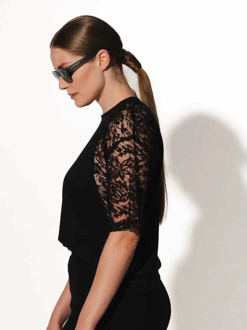 LACEY 2 T-Shirt loose fit – mit Spitze in schwarz