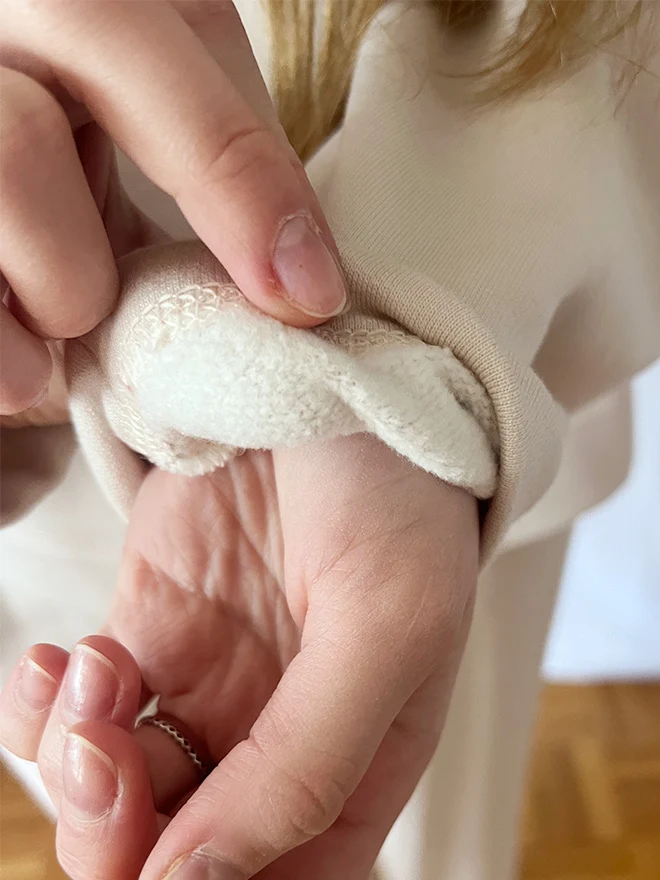 Sweatshirt LUNA aus edlem Kaschmir-Mix in Almond
