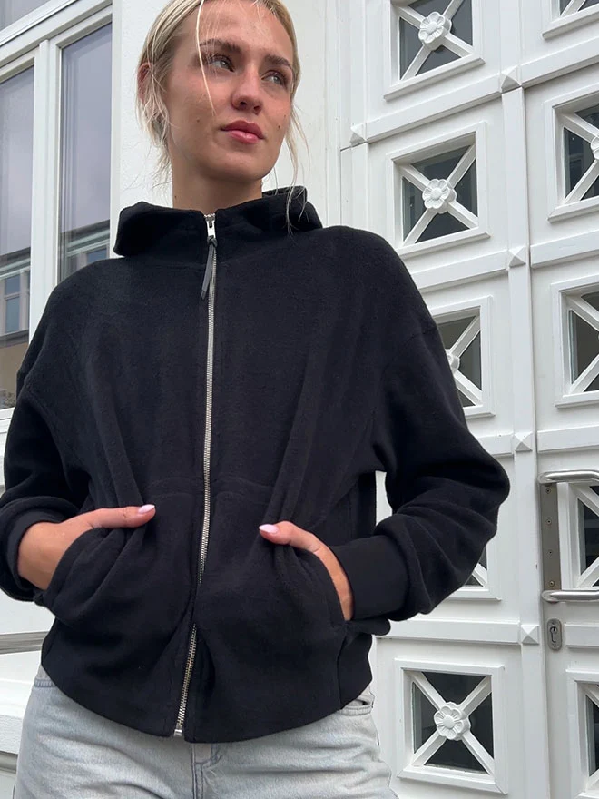 LIV Baumwoll-Fleecejacke – soft & cozy in Schwarz