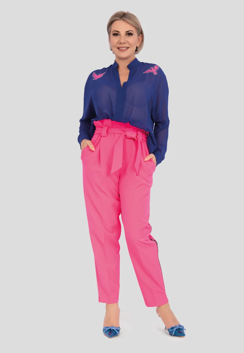 Modische hoch sitzende Hose mit Gürtel für Damen