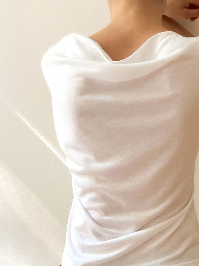CLAIRE T-Shirt – Soft und feminin in weiß