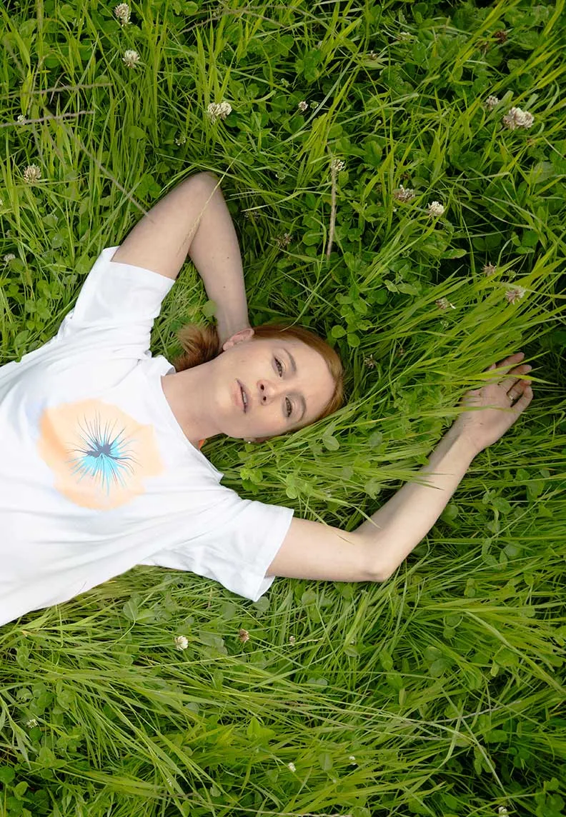 EHMI T-Shirt – Loose Fit in Weiß mit Blume