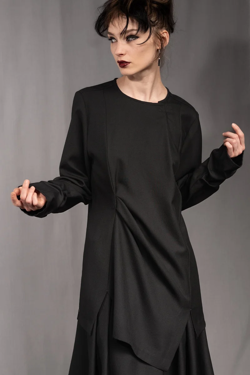 eigensinnig wien | Samain | Asymmetrisches Draped Layered Damen Langarmtop aus exklusiver Twill-Wolle in Schwarz