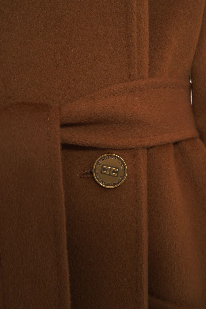 Cappotto in lana con epauletten