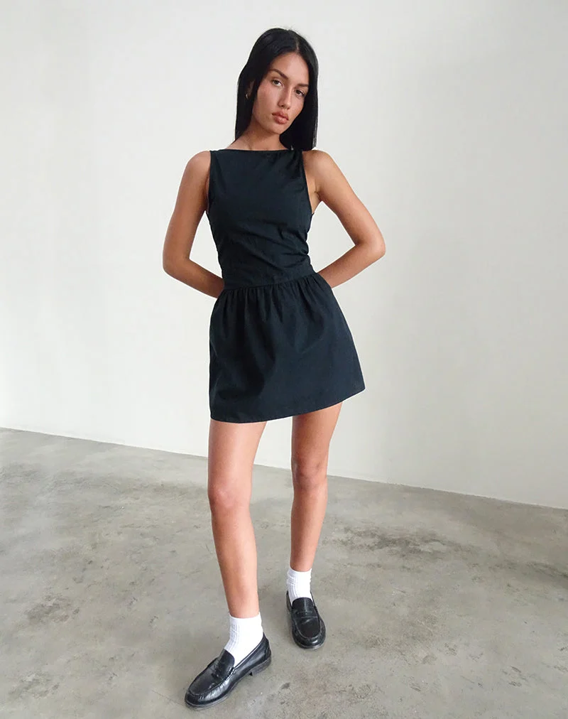 Taleshi Minikleid in Schwarz mit Steppschuhen mit weißen Schleifen