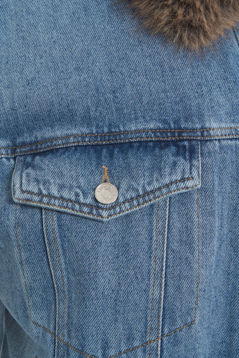 Gilet in denim con collo in pelliccia sintetica