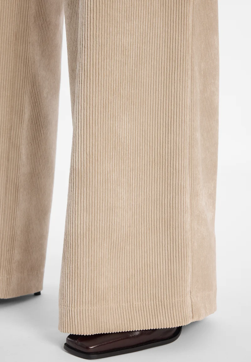 Weite Cord-Hose Enliri