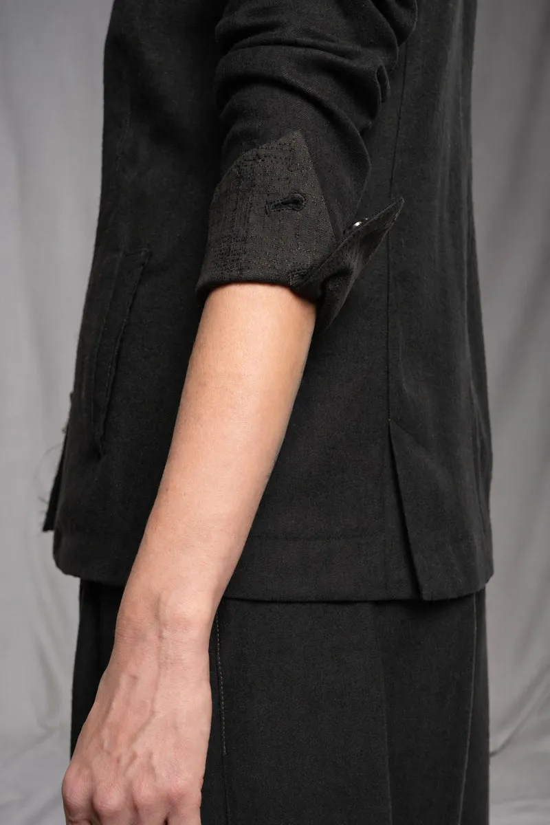 eigensinnig wien | Sontag | Unkonventionelle schwarze Designer-Damenjacke mit Stehkragen aus italienischer Wolle
