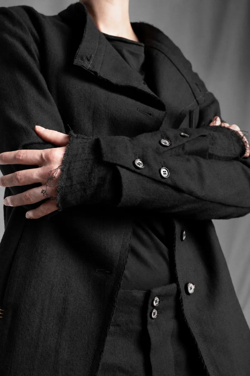 eigensinnig wien | Camus | Asymmetrische schwarze Designer-Jacke für Damen aus italienischer Wolle von Faliero Sarti
