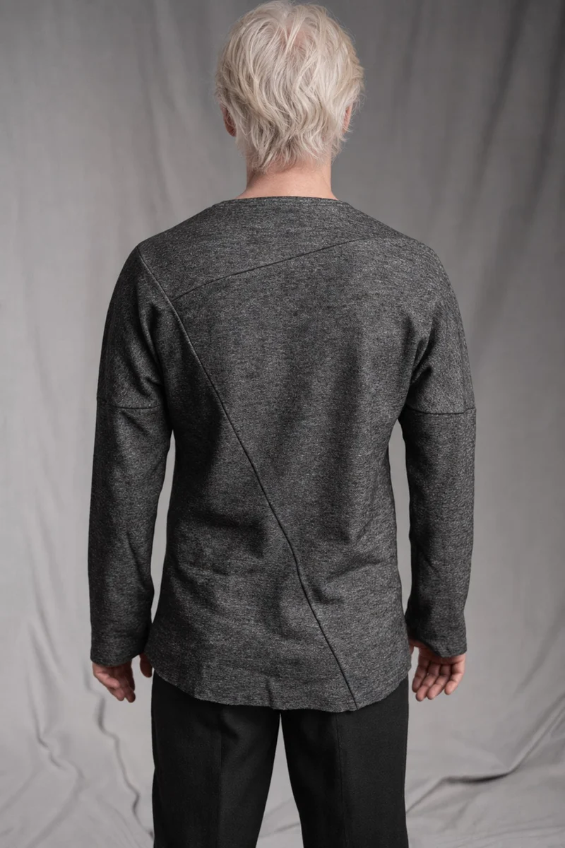 eigensinnig wien | Tolstoi | Avantgardistischer Designerpullover aus meliertem Wollmix-Jersey