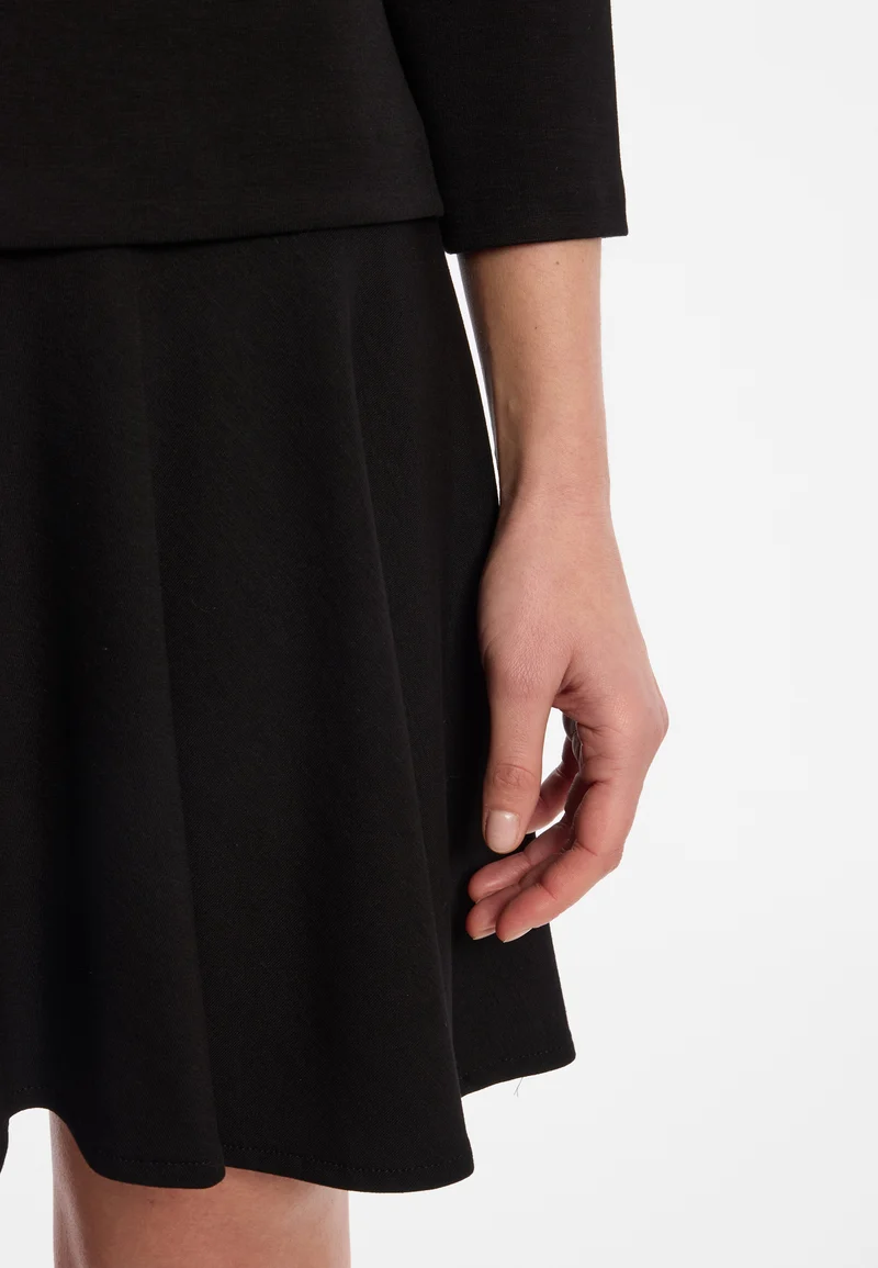 Ausgestelltes Kleid Engoly
