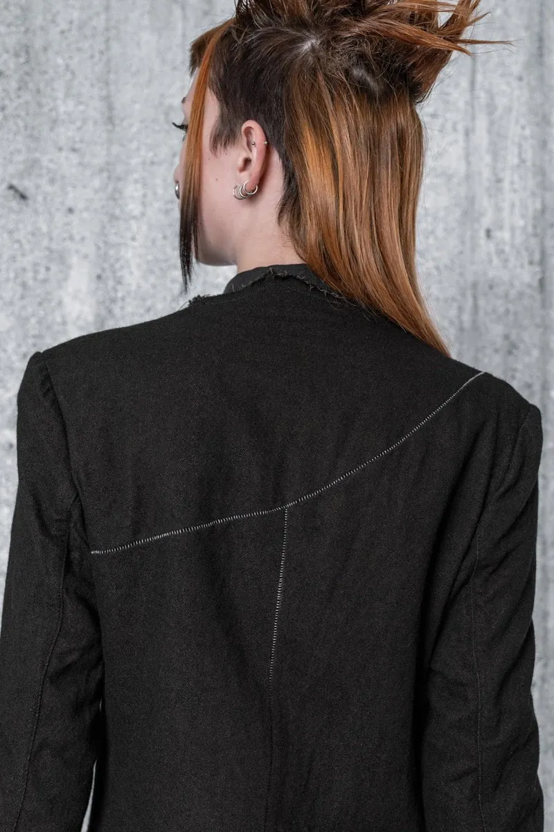 eigensinnig wien | Nietzsche | Asymmetrischer, schwarzer Kurzmantel aus Wolle für Damen