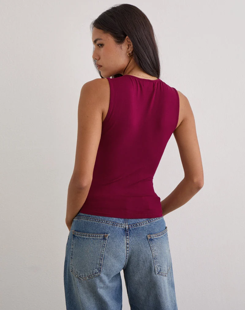 Lynod Plunge Top aus Rayon in Burgunderrot