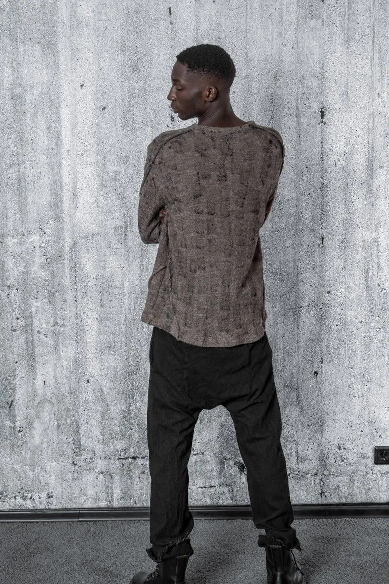 eigensinnig wien | Tyche | Herren Designer Strickpullover aus Schurwolle mit handgefärbtem Muster