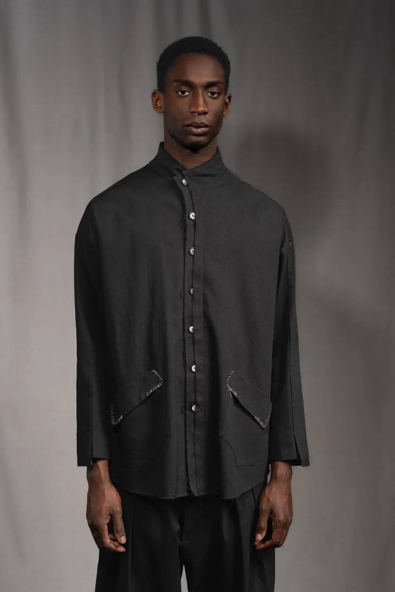 eigensinnig wien | Koloman | Schwarze, leichte Designer Hemdjacke aus Baumwolle