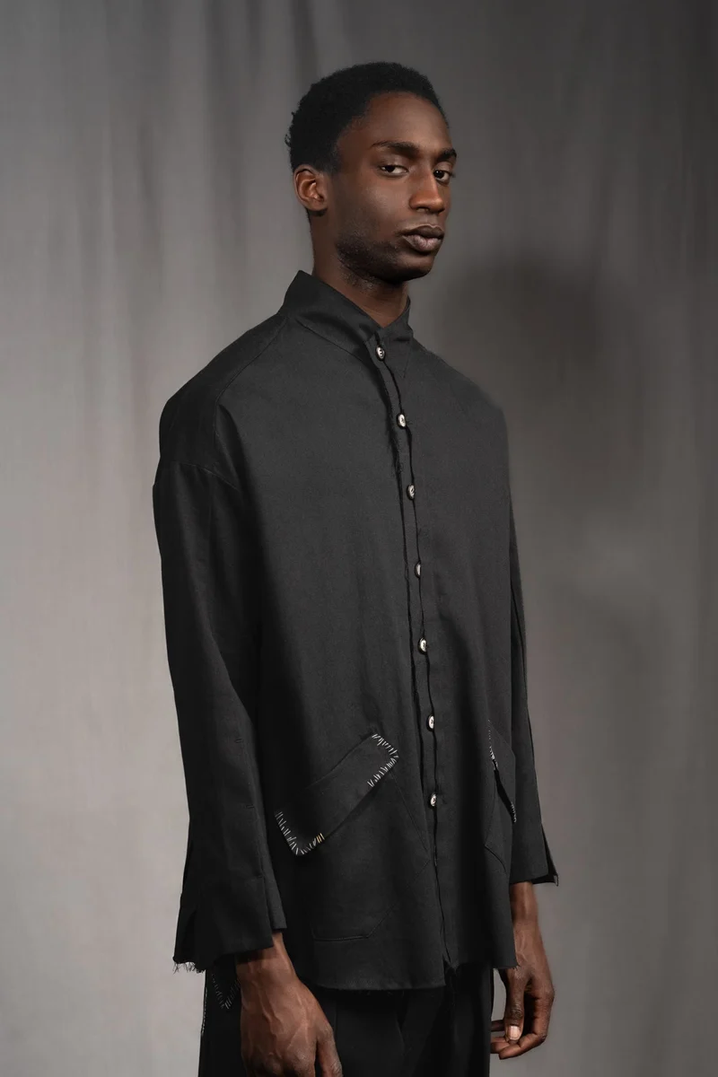 eigensinnig wien | Koloman | Schwarze, leichte Designer Hemdjacke aus Baumwolle