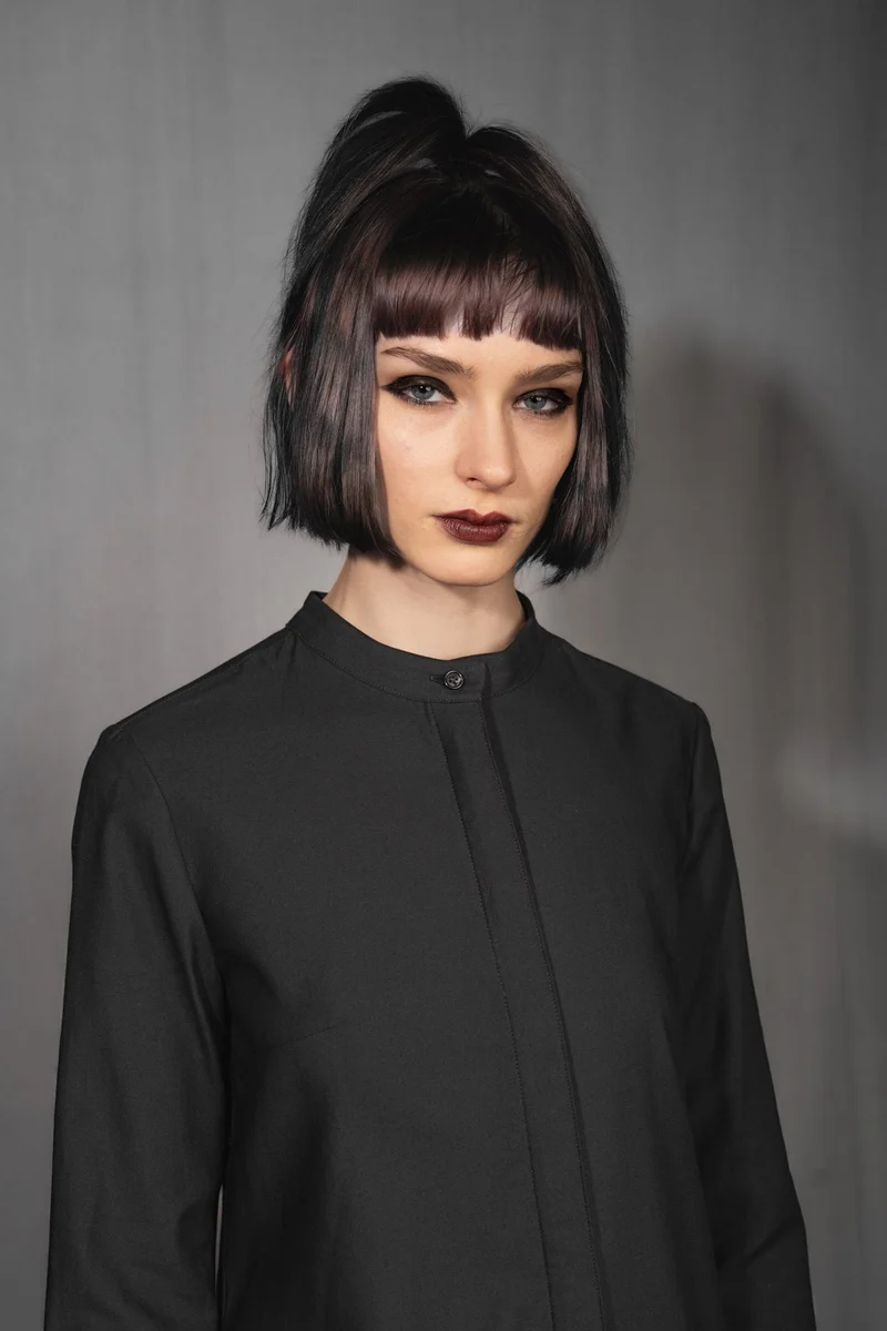 eigensinnig wien | PJ | Leichte, asymmetrische, schwarze Designer-Longbluse aus Baumwolle